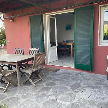 Le Casine Rosse Del Lido * Porto Azzurro
